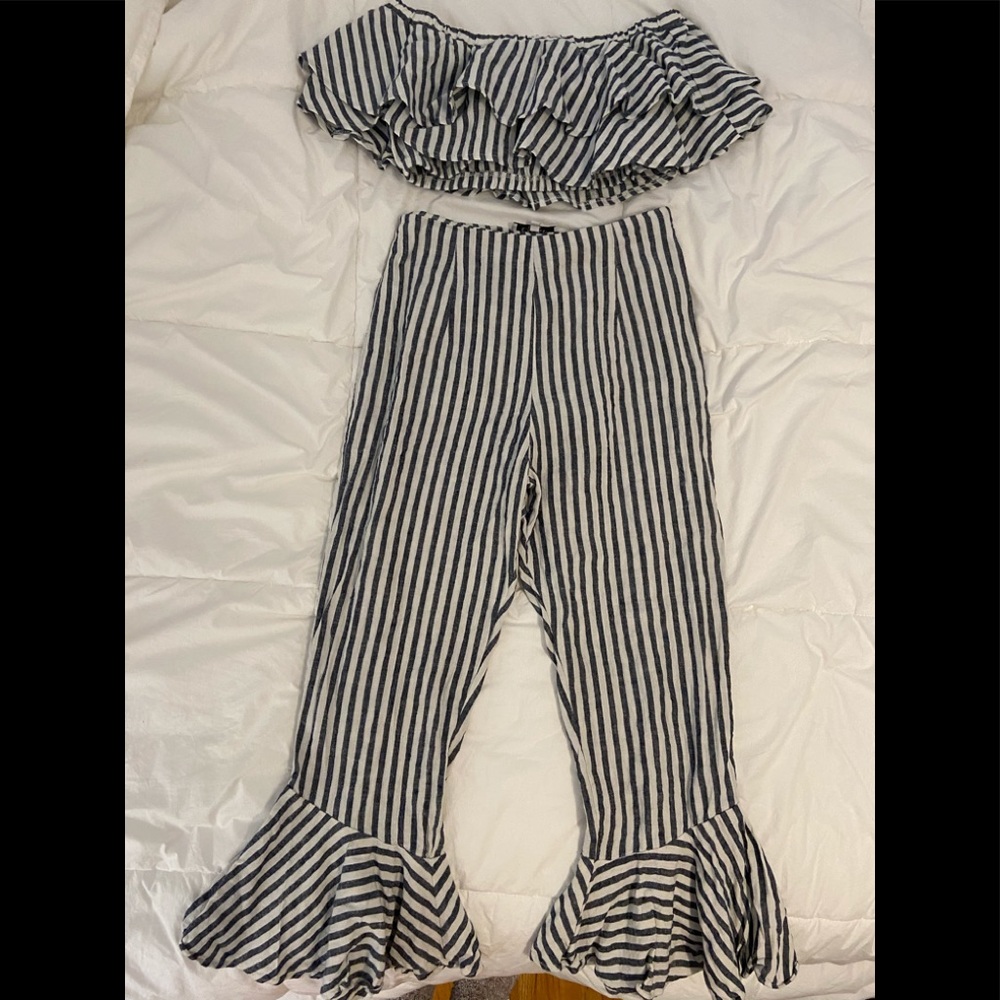 Navy blue striped pants & crop set